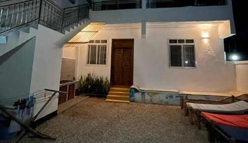 Classic Single Room, 1 King Bed, Balcony, Garden View