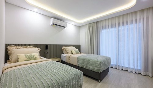 Apartamento Grand, 3 habitaciones, balcón, vistas al jardín