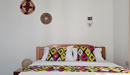 Habitación Deluxe con 1 cama doble o 2 individuales, baño privado, vistas al jardín