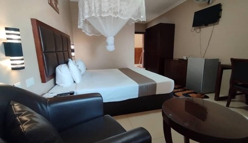 Suite, Balcony, Garden View