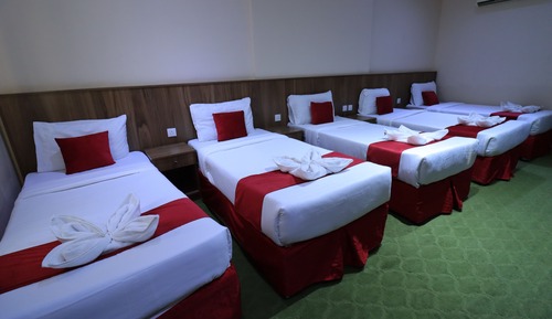 Quintuple Room