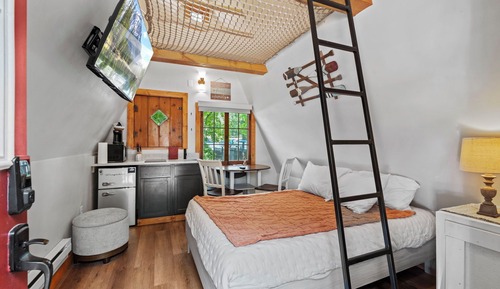 Cabin, River View