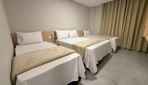 Habitación triple clásica, vistas a la ciudad