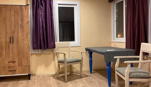 Comfort Room, Vineyard View