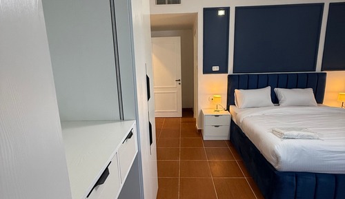 Apartment, 3 Bedrooms, Accessible, Smoking
