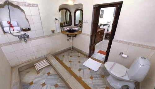 Deluxe Double Room, Courtyard View