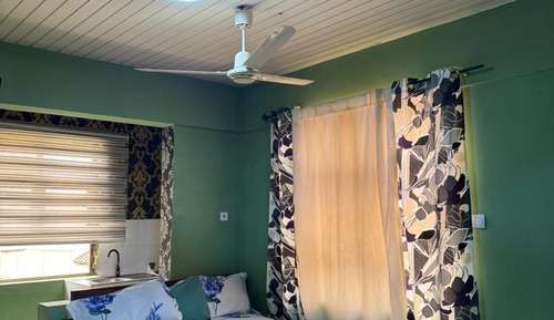 Comfort Room, Balcony
