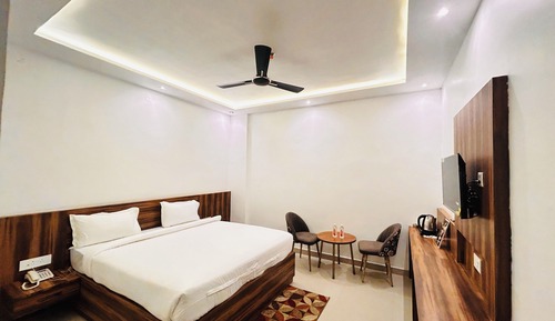 Deluxe Double Room, City View