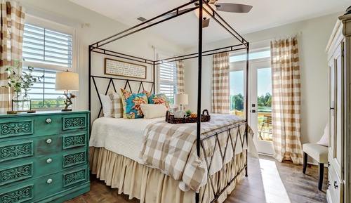 Deluxe Room, 1 Queen Bed, Balcony, Mountain View