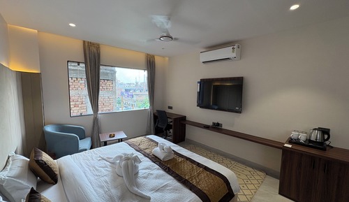 Luxury Suite, City View