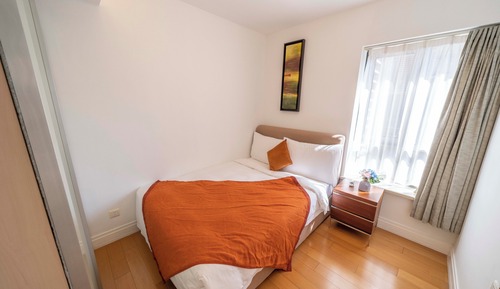 Apartamento superior, 2 habitaciones, cocina, vistas a la ciudad