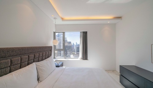 Apartamento superior, 2 habitaciones, cocina, vistas a la ciudad