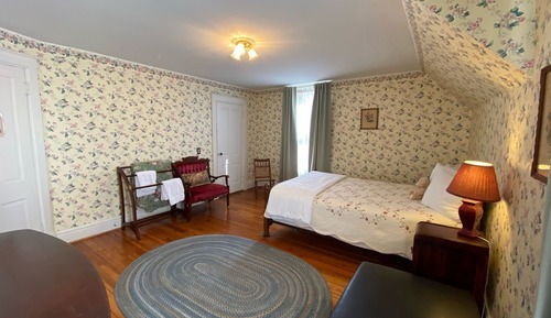 Comfort Double Room, Shared Bathroom, City View