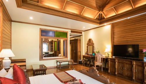 Habitación de lujo (King bed with Jacuzzi and Balcony)