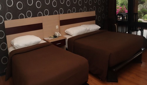 Habitación triple superior (with double bed)