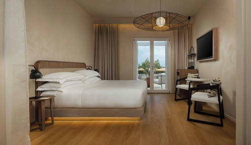 Habitación superior, 1 cama de matrimonio grande, patio, vistas al jardín