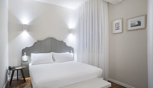 Habitación de diseño doble de uso individual, 1 cama de matrimonio