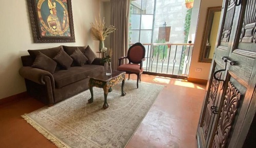 Suite presidencial, bañera de hidromasaje, vistas a la ciudad