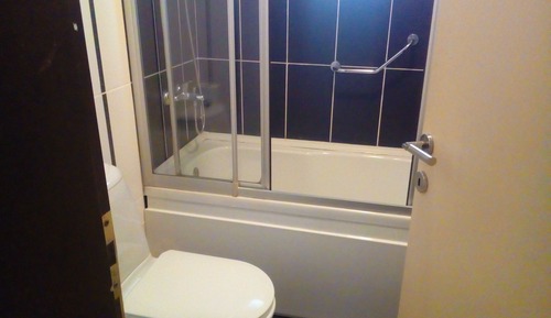 Habitación estándar con 1 cama doble o 2 individuales, en esquina