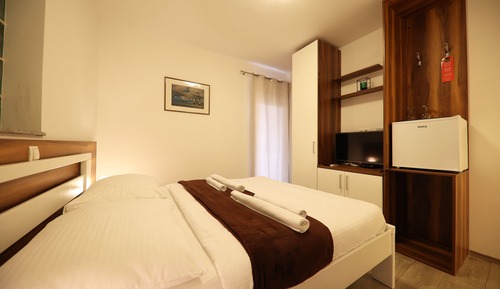 Habitación Confort doble, vistas parciales al mar