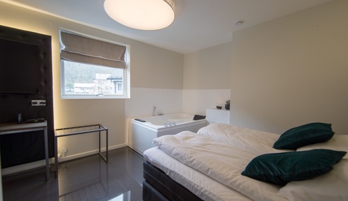 Suite Estudio Business, 1 cama de matrimonio, bañera, vistas a la montaña