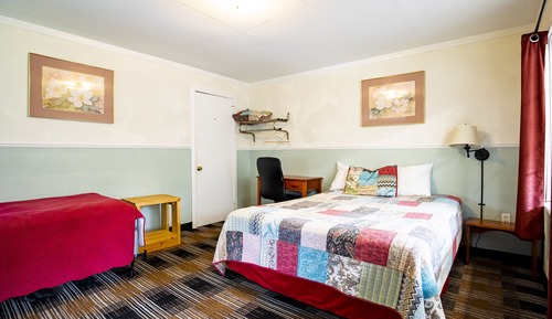 1 Queen and 1 Twin Room with Kitchenette