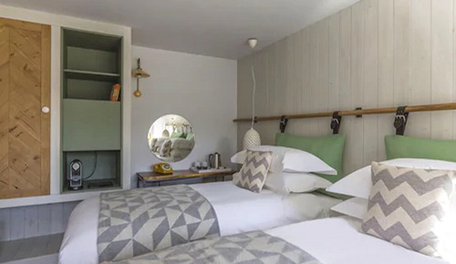 Habitación estándar con 1 cama doble o 2 individuales, 1 habitación, vistas al jardín