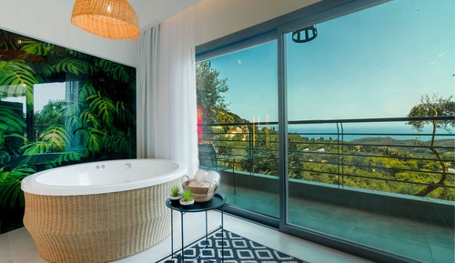 Escape Suite, Indoor Hot Tub, Sea View