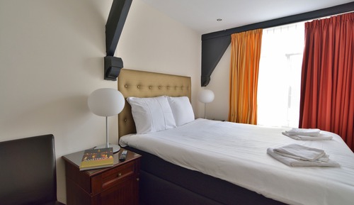 Small double room