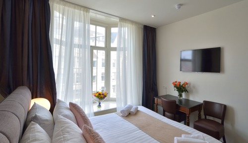 Habitación básica con 1 cama doble o 2 individuales