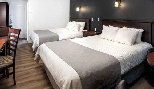 Habitación básica, 2 camas de matrimonio, planta baja