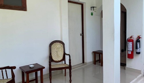 Habitación básica doble, 1 cama de matrimonio grande, baño privado