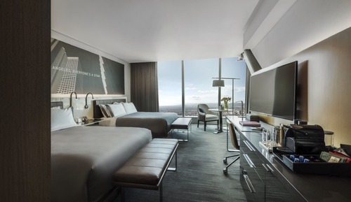Habitación clásica, 2 camas de matrimonio, vistas a la ciudad (Club Lounge Access)