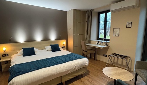 Habitación con 2 camas individuales, vistas al jardín