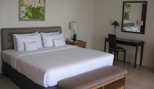Ocean Room with 1 King Bed