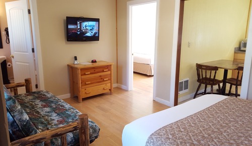 Deluxe Room, Multiple Beds, Full Kitchen (No Pets Allowed On Premises)