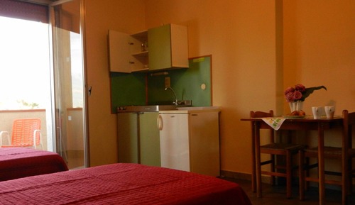 Estudio estándar, balcón, en una planta alta