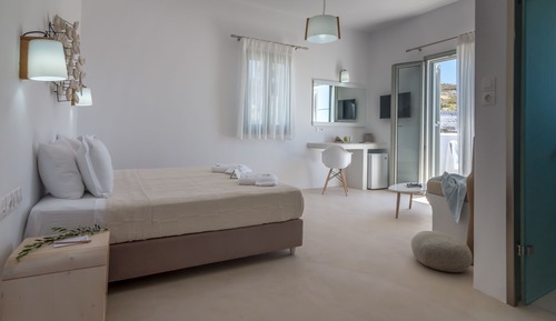 Habitación triple Deluxe, vistas parciales al mar