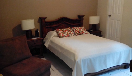 Habitación estándar con 1 cama doble o 2 individuales