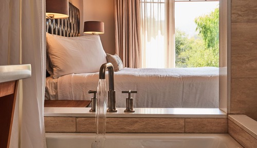 Habitación Deluxe, 1 cama de matrimonio grande, vistas al jardín (Creek View King)