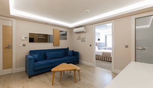 One-Bedroom Suite