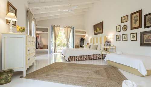 Habitación doble, patio (DALI)