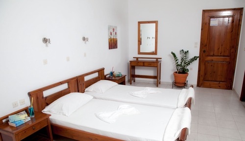 Estudio (2 Adults)