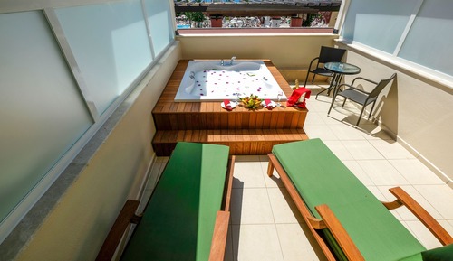 Habitación familiar, 2 habitaciones, bañera de hidromasaje, vistas al mar