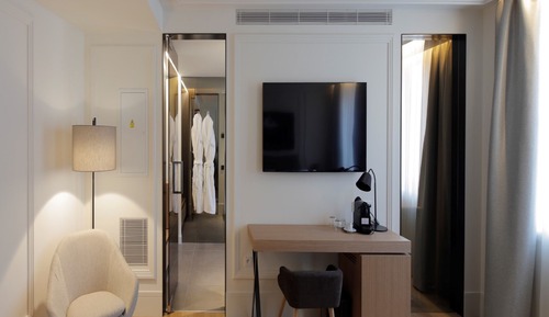 Habitación estándar con 1 cama doble o 2 individuales (with Parking)