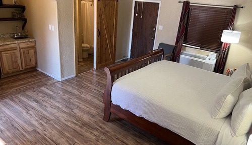 Habitación estándar, 1 cama de matrimonio grande, cocina básica