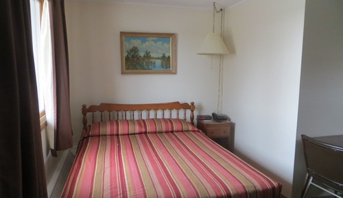 Habitación, 1 cama de matrimonio, cocina básica