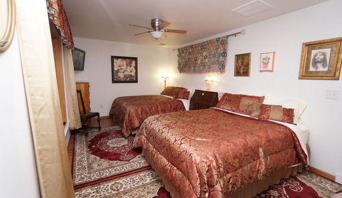 Habitación, 2 camas de matrimonio (Room 10, Guest House)