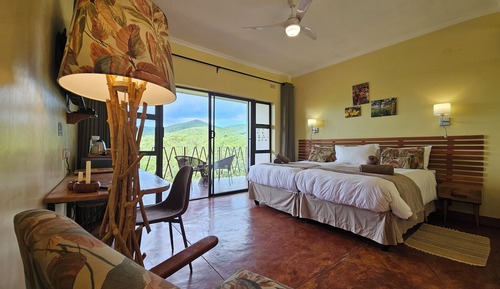 Habitación Confort con 2 camas individuales, varias camas, balcón, vistas a la montaña
