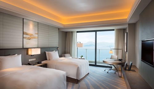Habitación ejecutiva con 2 camas individuales, acceso al Business Lounge, vistas al mar (Balcony)